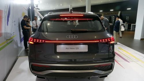 Audi Q5 sử dụng động cơ xăng 2.0L TFSI bốn xi-lanh tăng áp. Ảnh: Việt Hưng