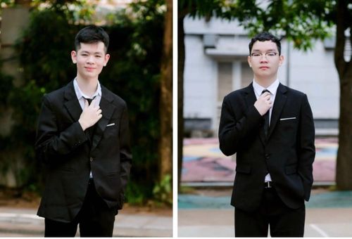 Hai em Hồ Nhật Quang và Đỗ Gia Bảo – thủ khoa chuyên hóa và chuyên tin - THPT chuyên Khoa học Tự nhiên năm 2026. Ảnh: NT