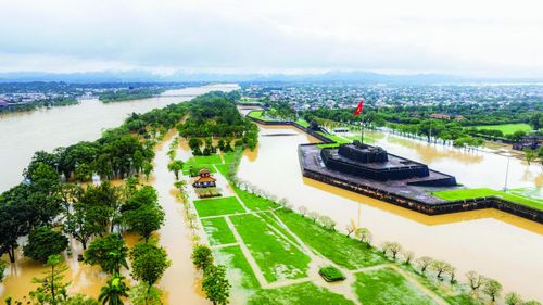 Một góc trung tâm TP Huế ngập sâu trong nước lũ cuối tháng 10, đầu tháng 11/2025.