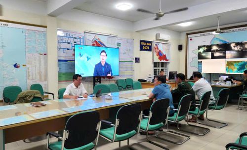 Các cơ quan chức năng túc trực, theo dõi, chỉ đạo công tác ứng phó với mưa lũ lịch sử năm 2025.