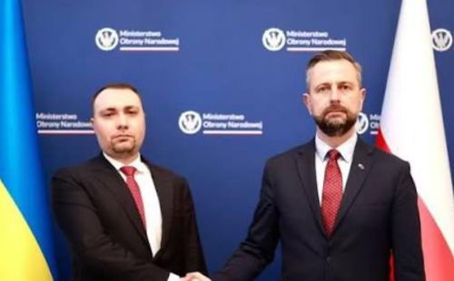 Bộ trưởng Quốc phòng Ba Lan Wladyslaw Kosiniak-Kamysz cũng nhận định quan hệ giữa Warsaw và Kiev đang đi theo hướng rất xấu, đồng thời cảnh báo việc căng thẳng leo thang giữa các đồng minh chỉ mang lại lợi ích cho đối phương. 