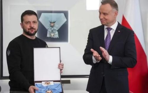 Tổng thống Ukraine Volodymyr Zelensky ngày 20/6 thông báo đã gửi trả Huân chương Đại bàng Trắng cho Ba Lan, động thái mới nhất trong căng thẳng ngoại giao giữa hai nước liên quan đến cách nhìn nhận lịch sử. 