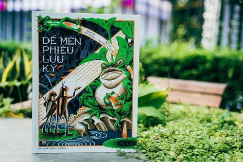  Truyện tranh Dế Mèn phiêu lưu ký (nguyên tác: Tô Hoài, chuyển thể truyện tranh: Tạ Huy Long). Ảnh: K.Đ. 