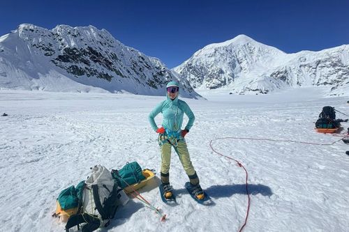  Tôi trên hành trình từ đỉnh núi leo xuống trại căn cứ Base Camp ngày 17/6. Ảnh: Nhân vật cung cấp.