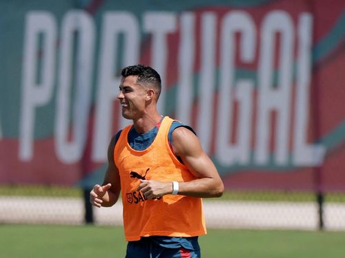  Ronaldo giữ tâm trạng thoải mái trước trận đấu kế tiếp. Ảnh: Reuters. 