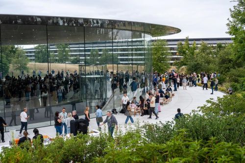  Nhà hát Steve Jobs tại trụ sở Apple. Ảnh: Bloomberg. 