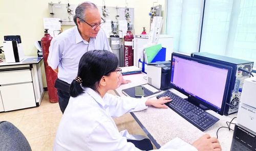 Hoạt động nghiên cứu khoa học tại Trường đại học Khoa học Tự nhiên, Đại học Quốc gia Hà Nội (Ảnh: HÀ LINH)