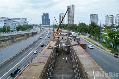  Các hạng mục tại dự án nút giao An Phú đang được triển khai khẩn trương, tăng tốc về đích. 