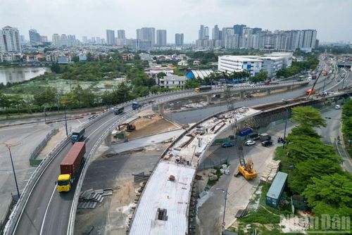 Nhánh cầu N1.1 dẫn từ đường Mai Chí Thọ vào đường dẫn cao tốc Thành phố Hồ Chí Minh-Long Thành-Dầu Giây đang được tăng tốc thi công.