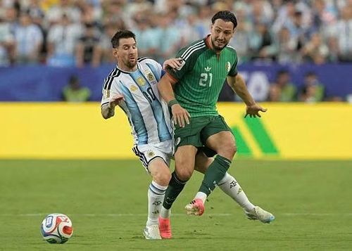 Algeria đã chơi tốt trong trận mở màn, tuy nhiên Argentina tỏ ra vượt trội về đẳng cấp. (Ảnh: FIFA)