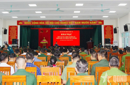 Quang cảnh khai mạc diễn tập. 