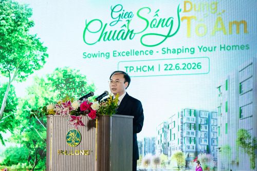  Thứ trưởng Bộ xây dựng Nguyễn Văn Sinh phát biểu tại buổi lễ khởi công. Ảnh: THANH HIỀN 
