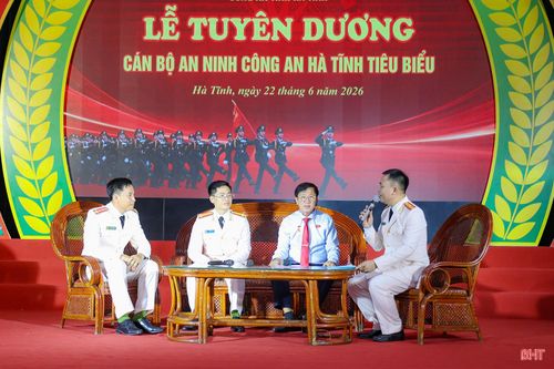 Chương trình tọa đàm có chủ đề “80 năm truyền thống vẻ vang - Tiếp bước dưới lá cờ An ninh Nhân dân”.