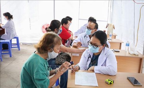 Thông tin sức khỏe của người dân được cập nhật vào Hồ sơ sức khỏe điện tử, góp phần nâng cao hiệu quả quản lý sức khỏe toàn dân và tăng cường chủ động phòng bệnh. Ảnh: Giang Phương/TTXVN