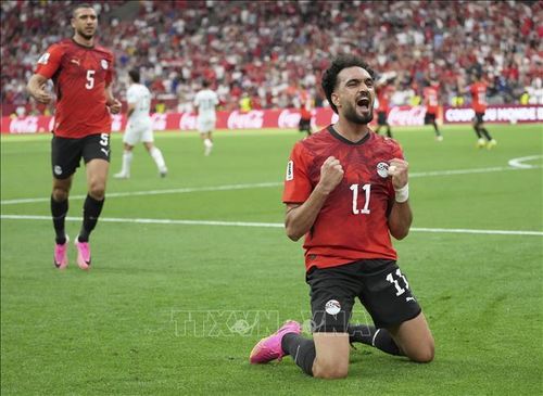 Niềm vui của cầu thủ Ai Cập Mostafa Zico (số 11) sau khi ghi bàn thắng gỡ hòa 1-1 cho đội nhà trước New Zealand. Ảnh: THX/TTXVN