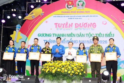 Các cá nhân nhận bằng khen tuyên dương gương thanh niên dân tộc tiêu biểu thành phố Đồng Nai năm 2026.