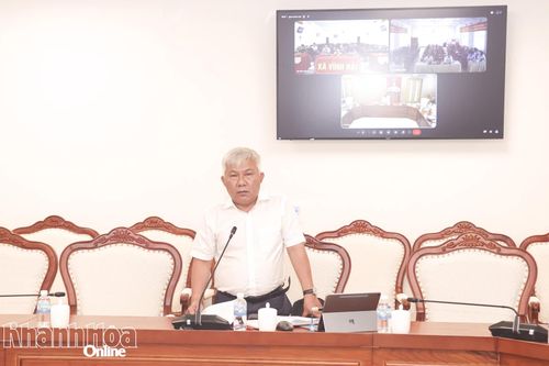 Lãnh đạo Sở Nông nghiệp và Môi trường báo cáo tình hình thực hiện các dự án điện hạt nhân.