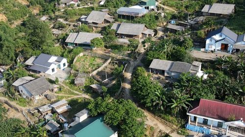 Bản làng được hồi sinh sau hỗ trợ, cuộc sống người dân ngày càng ổn định hơn.