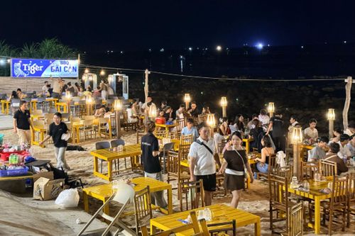 Kinh tế đêm Phú Quý trở nên nhộn nhịp.