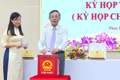 Chủ tọa kỳ họp bỏ phiếu bầu bổ sung Ủy viên UBND phường Phan Thiết nhiệm kỳ 2026 - 2031