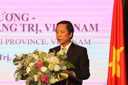 Phó Chủ tịch Thường trực UBND tỉnh Hoàng Nam phát biểu khai mạc chương trình