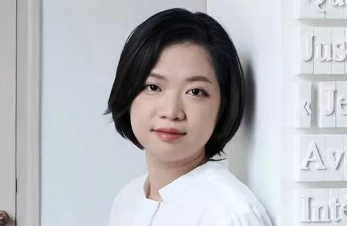 Nghệ sĩ Lê Giang từng trưng bày tác phẩm tại các không gian uy tín tại Việt Nam, Đài Loan và Hồng Kông (Trung Quốc)