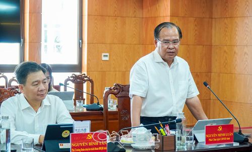  Phó Chủ tịch UBND tỉnh Nguyễn Minh Luân phát biểu thảo luận về các giải pháp thúc đẩy đột phá khoa học công nghệ trong thời gian tới.