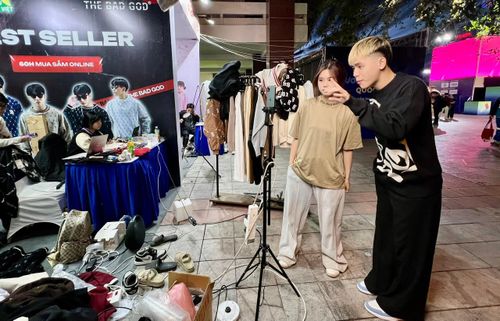 Doanh nghiệp thời trang cần đẩy mạnh công nghệ tiếp cận khách hàng. Ảnh: L.G
