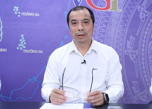 Phó Tổng Giám đốc Tập đoàn Điện lực Việt Nam (EVN) Ngô Sơn Hải chia sẻ tại tọa đàm. Ảnh: Minh Khôi