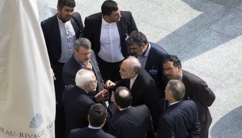 Phản ứng trước những phát biểu này, phái đoàn Iran đã từ chối quay trở lại phòng đàm phán. Tuy nhiên, các thông điệp vẫn tiếp tục được trao đổi thông qua Qatar và Pakistan.