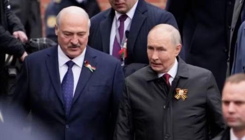 "Chúng tôi hoàn toàn không nghi ngờ gì về việc các nhà lãnh đạo Belarus và Belarus, với tư cách là một quốc gia, có khả năng đảm bảo chủ quyền của mình", ông nói thêm. 