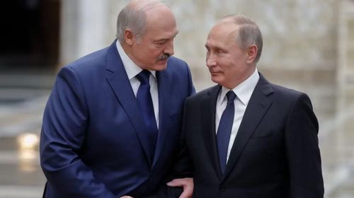"Tổng thống Alexander Lukashenko đã nói về điều đó. Hai nhà lãnh đạo dự định liên lạc với nhau trong thời gian tới. Đây sẽ là một cơ hội tốt để thảo luận về vấn đề này và các vấn đề khác", ông Peskov nói. 