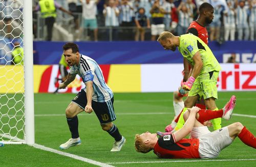 Messi đào sâu kỷ lục của bản thân khi ghi bàn ấn định tỷ số 2-0 cho Argentina, anh hiện là cầu thủ duy nhất ghi bàn cho Argentina tại World Cup 2026. Ảnh: Reuters.