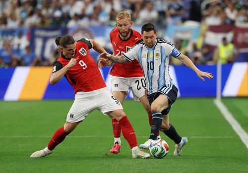 Messi tạm thời vươn lên dẫn đầu danh sách vua phá lưới World Cup 2026 với 5 bàn thắng. Ảnh: Reuters.