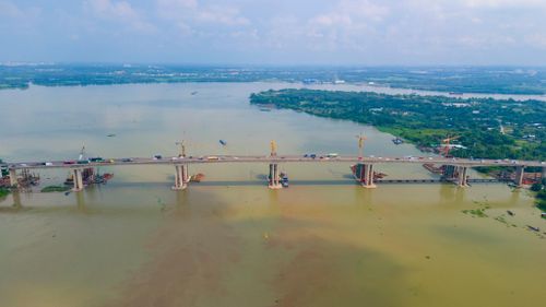 Dự kiến, cầu Long Thành 2 sẽ hợp long vào cuối năm nay, các hạng mục phụ trợ sẽ hoàn thành vào đầu năm tới.