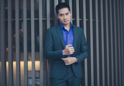  Trong Hai Muối (2024), Minh Luân đảm nhận vai Đại, một tổng biên tập tạp chí thời trang thuộc tuyến phản diện, dùng vẻ ngoài lịch lãm và sự giàu có để lôi kéo Muối vào những cám dỗ nơi thành phố. Một năm sau đó, trong Phơi sáng, anh hóa thân thành một nhân vật mang màu sắc gai góc hơn, khi là một mắt xích trong đường dây chống tham nhũng. 