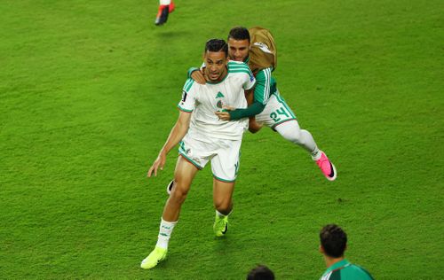  Algeria hoàn tất màn ngược dòng đầy cảm xúc trước Jordan. 