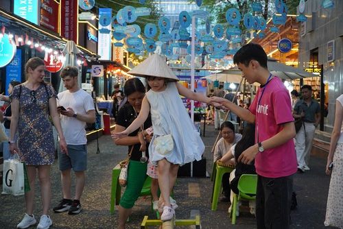 Hoạt động tại Ngày hội Sách và Văn hóa Đêm lần 5 với chủ đề “Hội hè phố thị” diễn ra ngày 22-24.5.2026 vừa qua tại Đường Sách TP.HCM