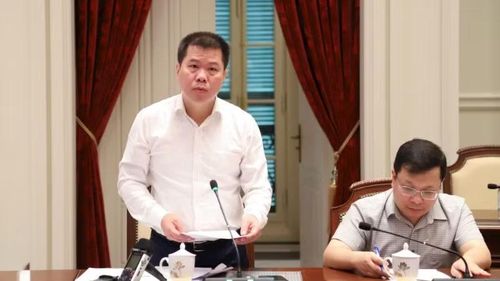 Đại diện Tòa án nhân dân tối cao tại cuộc họp báo.