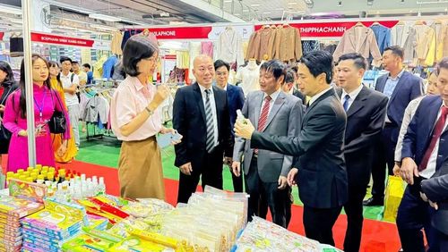 Hội chợ sẽ trở thành cầu nối hiệu quả cho các tổ chức thương mại, nhà sản xuất, đầu tư Việt Nam và Lào gặp mặt trao đổi kinh nghiệm, chuyển giao công nghệ, đầu tư, liên doanh liên kết.