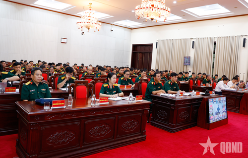 Các đại biểu tham dự hội nghị tại điểm cầu Sở chỉ huy Bộ Quốc phòng. 