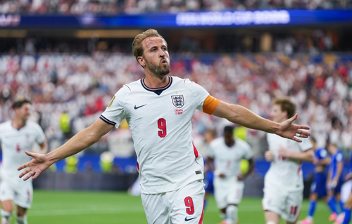 Harry Kane ăn mừng sau khi ghi bàn. Ảnh: THX