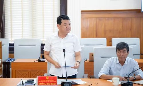 Ông Hoàng Hải Minh, Phó Chủ tịch Thường trực UBND TP Huế phát biểu trao đổi.