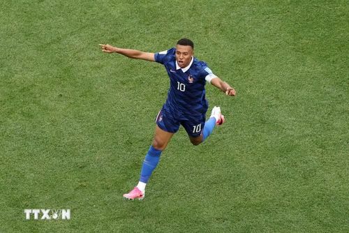 Mbappe tỏa sáng để giúp Pháp sớm giành quyền đi tiếp. (Ảnh: AFP/TTXVN)