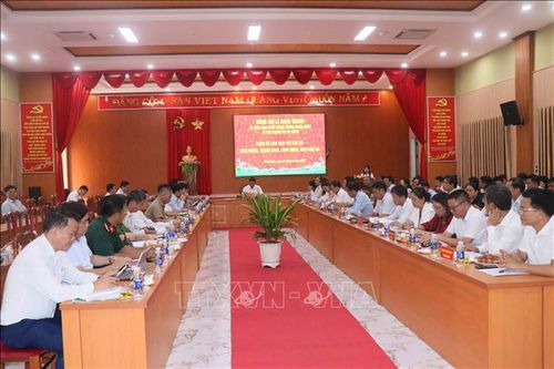 Quang cảnh buổi làm việc của Ủy viên Trung ương Đảng, Bí thư Thành ủy Đà Nẵng Lê Ngọc Quang với 4 xã Tiên Phước, Thạnh Bình, Lãnh Ngọc và Sơn Cẩm Hà.