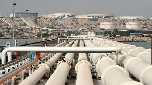 Giấy phép của Bộ Tài chính Mỹ cho phép Iran chính thức xuất khẩu dầu thô và nhận thanh toán bằng đồng USD Ảnh: AOL.