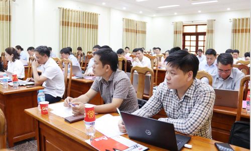  Đại biểu tham dự hội thảo. 
