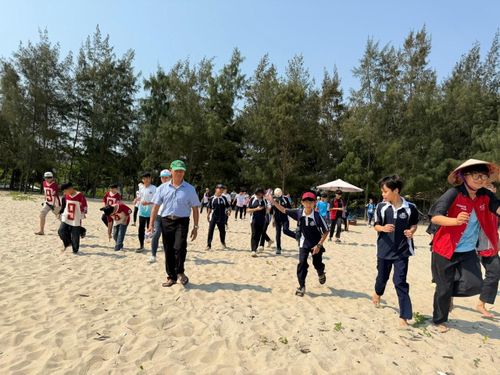 Thông qua các hoạt động của dự án, Khu dự trữ sinh quyển thế giới Cù Lao Chàm - Hội An từng bước trở thành “lớp học mở” về bảo tồn đại dương. Ảnh: QUỐC TUẤN