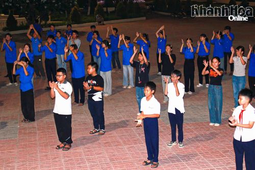 Một buổi sinh hoạt hè của đoàn viên, thanh thiếu niên xã Diên Khánh.
