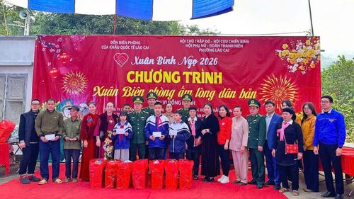 Chương trình "Tết vì người nghèo - Xuân Biên giới" được Hội Chữ thập đỏ tổ chức thường niên.